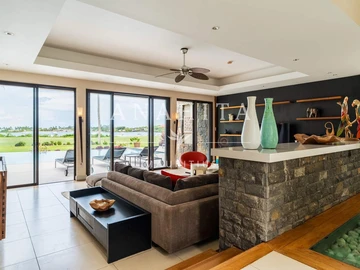 5 Bedroom Villa