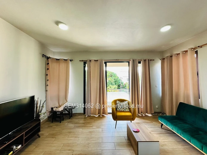 Cozy 2-Bedroom Apartment in the Heart of Trou-aux-Biches