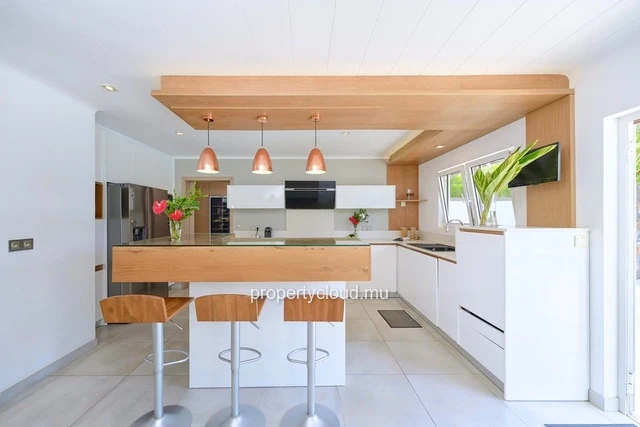 A vendre villa dans une résidence de prestige accessible aux étrangers. A deux minutes du centre de Grand Baie.