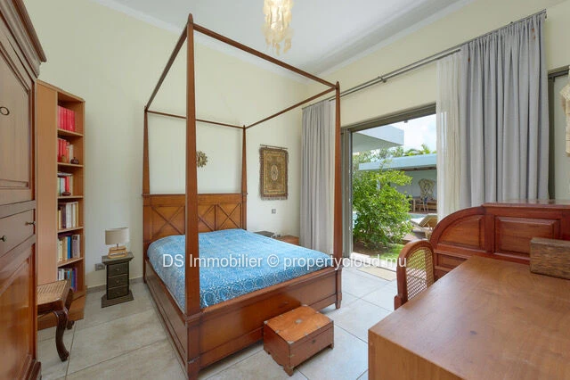 For Sale – 3-Bedroom Villa + Office – Unfurnished – Private Residence – Balaclava