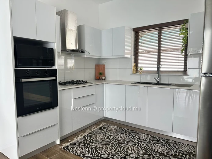 Magnifique Duplex de 4 Chambres avec Piscine Privée à Trou aux Biches