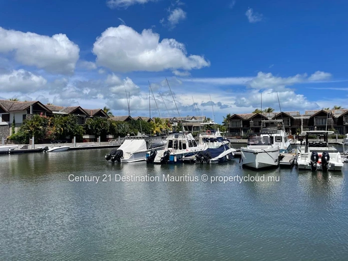Appartement d’exception en marina avec vue imprenable sur les montagnes