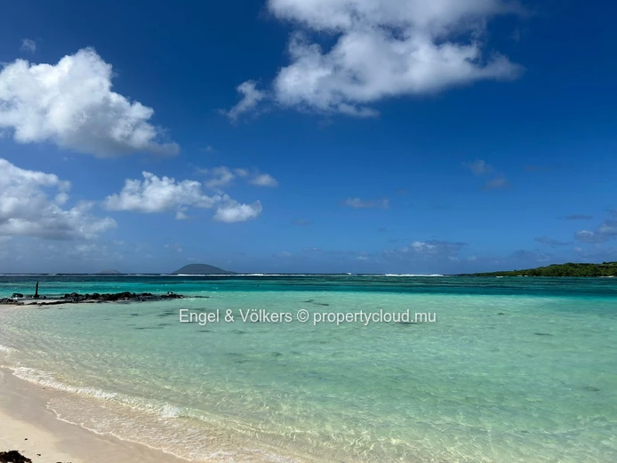 Exclusive Ground-Floor Apartment with Private Pool for Sale in Flic en Flac – Reserved for Mauritian
