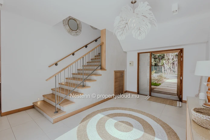Elegant 4-bedroom villa 