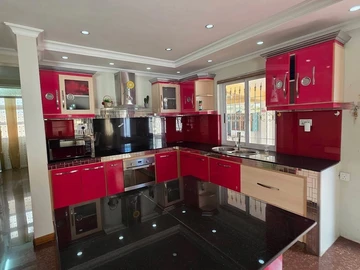 5 Bedroom Villa