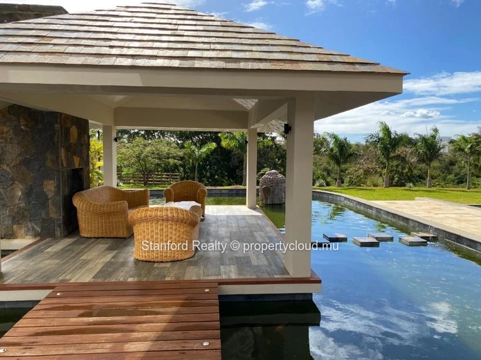 Modern & Spacious 4-Bedroom Villa for Rent - Flic-en-Flac, West