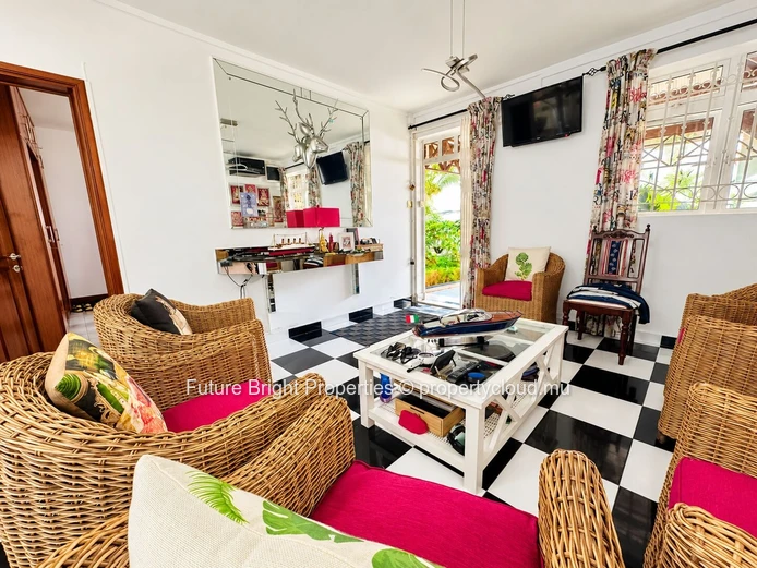 Maison de 320 m² à vendre à Flic en Flac avec piscine privée