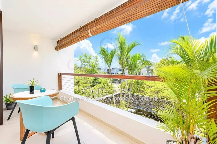 Elegant one-bedroom apartment with an en suite bathroom, just a short walk from the Mont Choisy coastline
