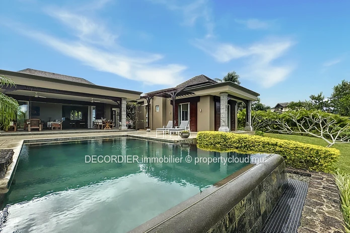 Magnifique villa située à Villa Valriche - accessible aux étrangers