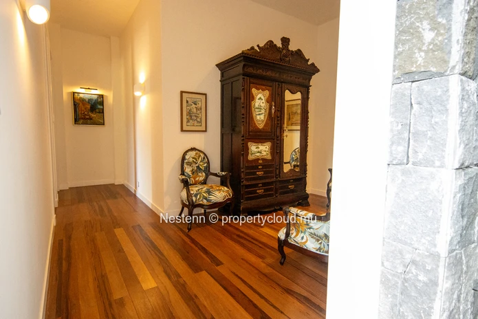 Modern triplex villa with 4 bedrooms