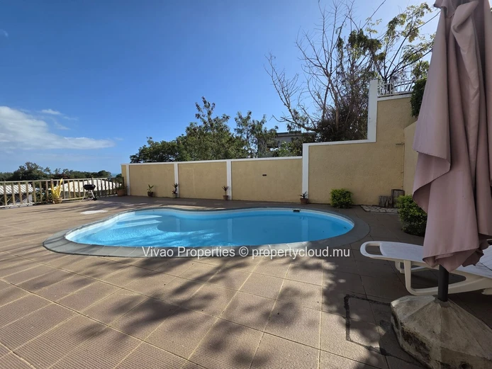 Appartement meublé 120 m² à louer à long-terme à Rivière Noire - Vue Magnifique Montagnes et Mer - Accès à la piscine...