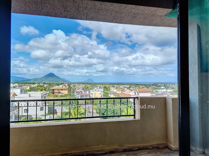 Apartment | 3 bedrooms | Sea and mountain view