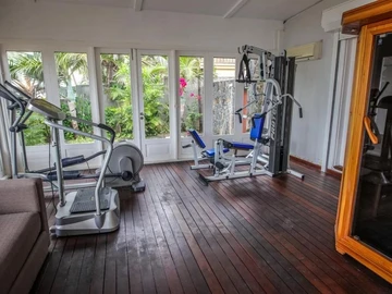 5 Bedroom Villa