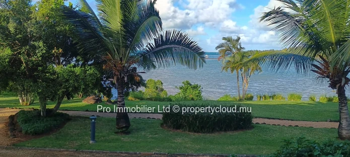 Exceptional seafront penthouse for sale at the prestigious Azuri Ocean & Golf Resort, Roches Noires.