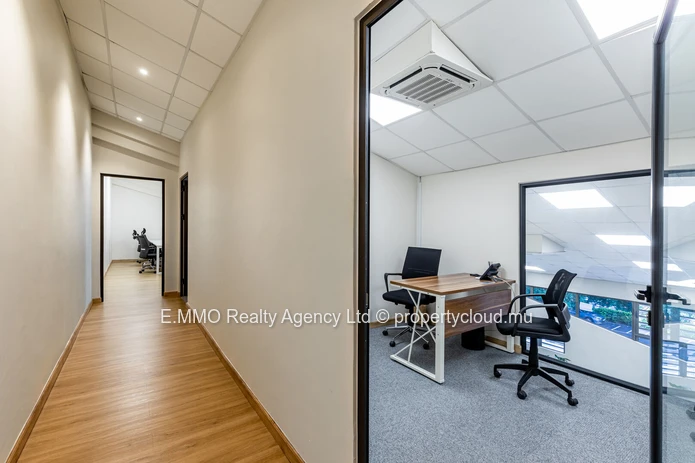 "Modern Full Furnished Office Space for Rent in Floréal with Parking and Air Conditioning - Only Rs 72,000!" (Sole Mandate)