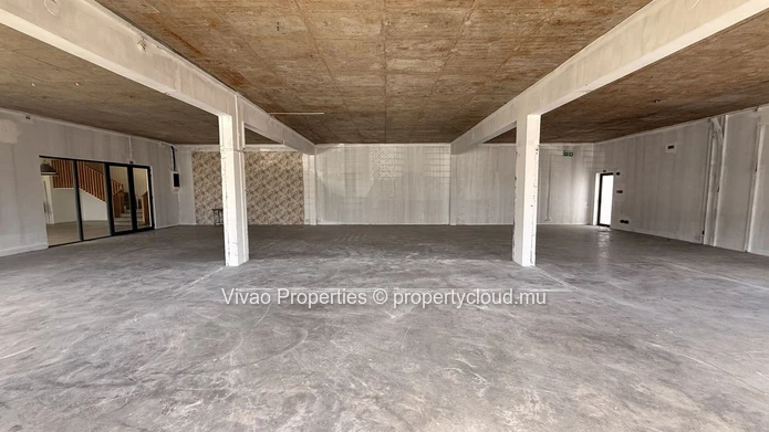 245m² Showroom & Office Commercial Space for Rent in Calebasses – Rs 170,000/month