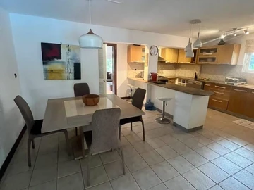 Maison de 4 Chambres