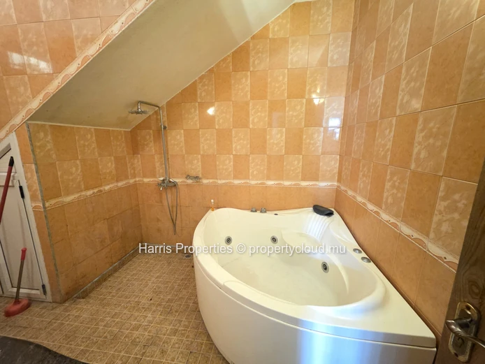 Magnifique appartement au rez-de-chaussée à vendre à Mon Choisy