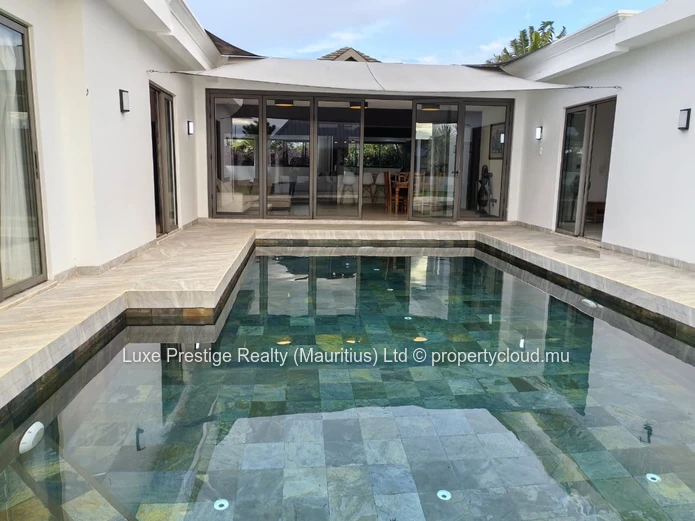 Villa de Luxe Meublée 5 Chambres à Louer à Grand Baie | Piscine Privée | Résidence Sécurisée