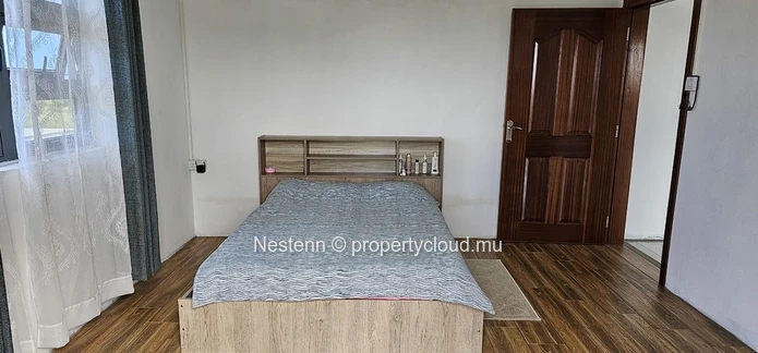 Well-located 4-bedroom house with garage & terraces