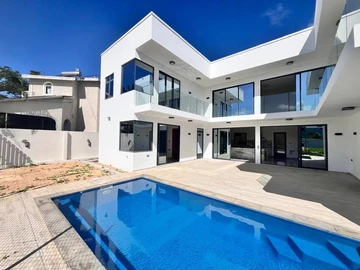 5 Bedroom Apartment