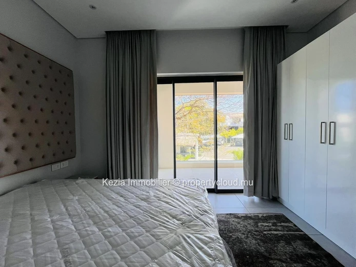 Contemporary First-Floor Apartment Close To The Beach