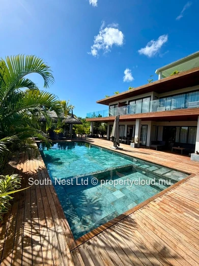Villa exclusive avec piscine de style resort dans le prestigieux quartier de Calodyne