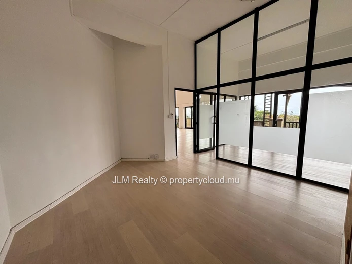 For Rent – Spacious 128 m² Office with Sea View in Tamarin, Mauritius