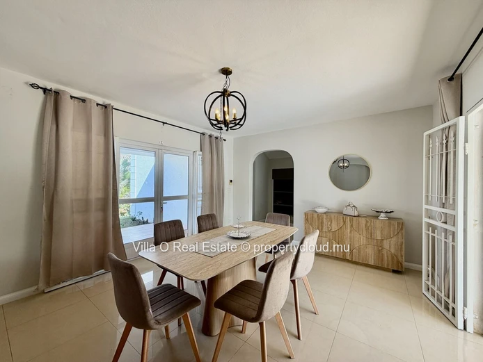 Close to Intermart Calodyne and the beaches, welcomed at the parking area by a lovely landscaped garden, bright furni...