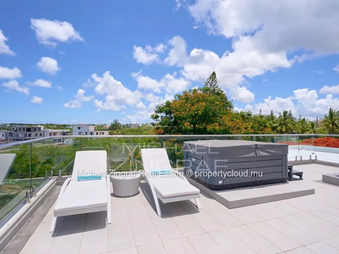 3-Bedroom Penthouse in a Modern Residence – Trou aux Biches