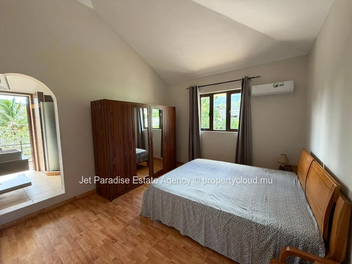 Stunning 4-Bedroom Villa with pool