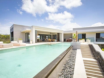4 Bedroom Villa