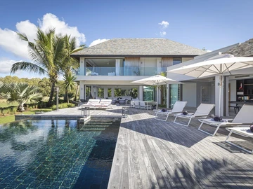 5 Bedroom Villa
