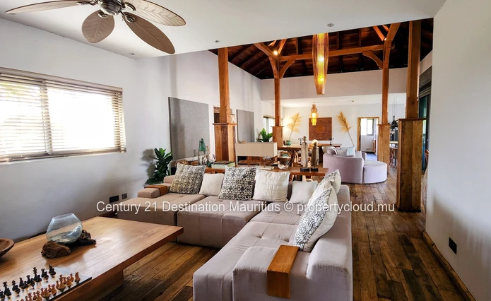 Resale Villa | Pereybere | Balinese-Style Architecture | Private Pool