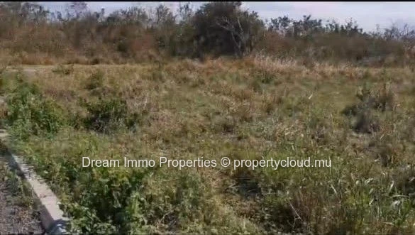 Terrain résidentiel de 858 m² proche mer à The Vale, Grand Baie – Ile Maurice