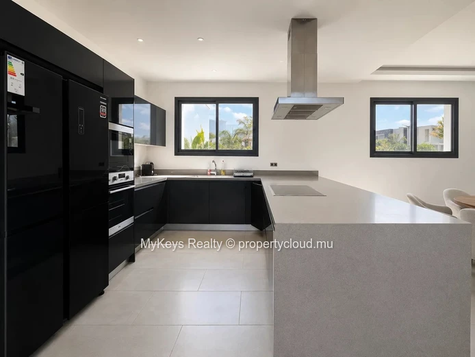 Exceptional 5-Bedroom Villa for Rent - Tamarin