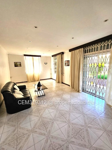Maison 4 Chambres à Vendre – Coromandel 