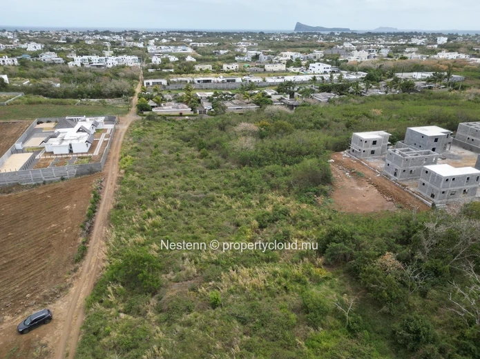 Residential land of 633m2 close to chemin 20 pieds