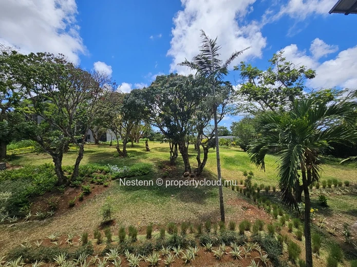 Luxury 4-bedroom en suite apartment with magnificent views of nature, the sea, and the islands of northern Mauritius