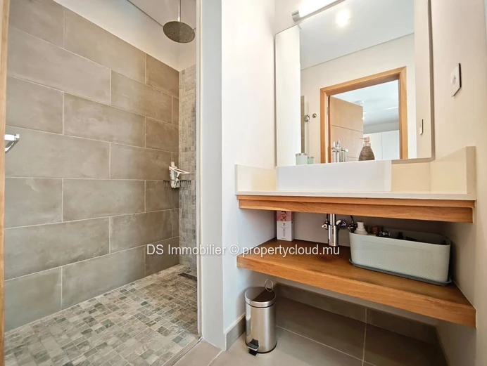 À Vendre – Villa De Plain-Pied Meublée - Résidence Sécurisée À Grand Baie