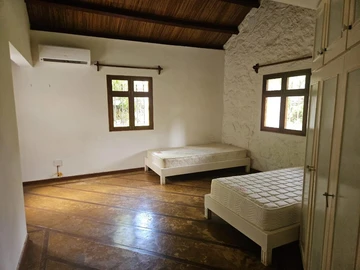 5 Bedroom Villa