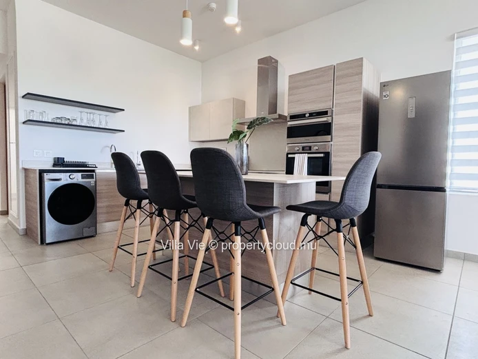 Péreybère - 3-bedroom penthouse with private pool in a secured residence
