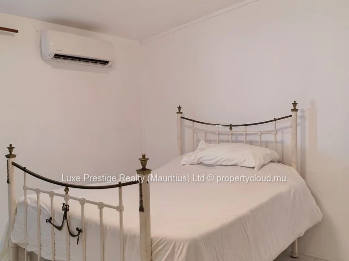 Beachfront 3-Bedroom Villa with Detached Studio on 2,587.75 m² Land in Poste Lafayette | Direct Beach Access | Leaseh...
