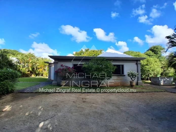 Spacious Family Villa with Pool in Pereybere