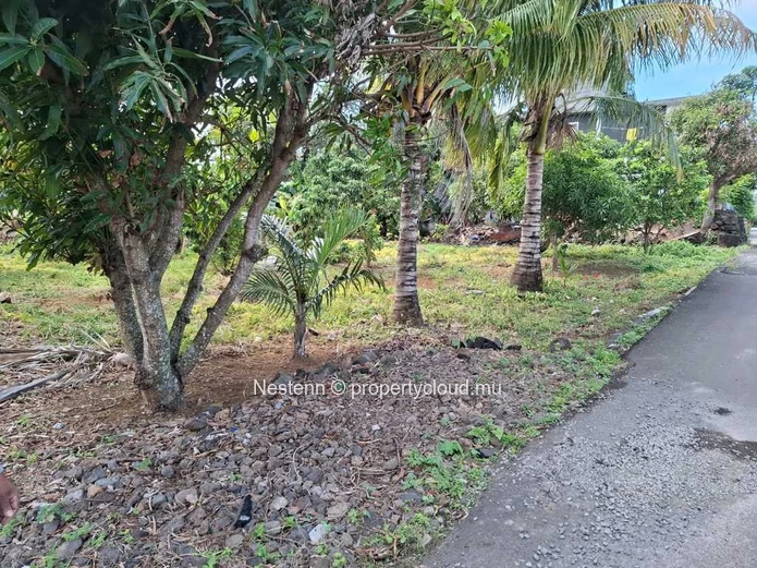 795 m² residential land, just a few steps from the beach. 