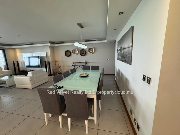 Penthouse en bord de mer à louer à Trou aux Biches | 3 chambres en suite | Grande terrasse