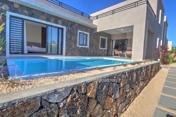 Exceptional new house with private pool 