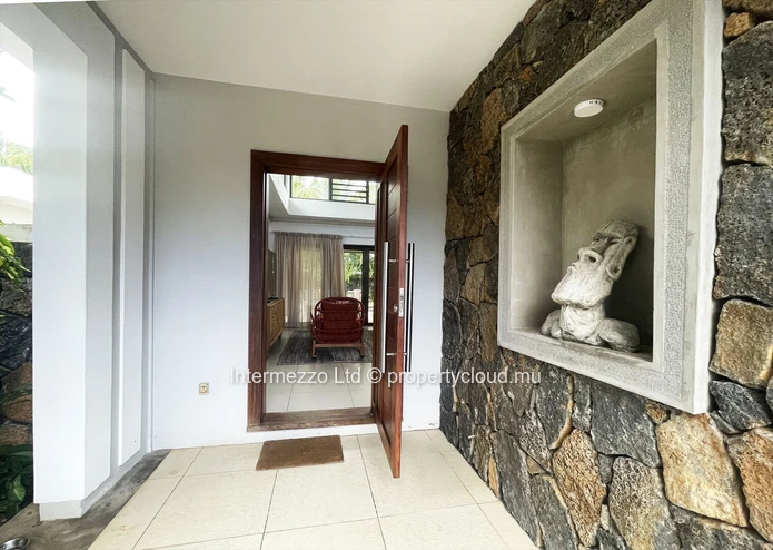 Villa à louer Bain Boeuf – 3 chambres en suite, piscine privée, charges comprises | Grand Baie, Maurice