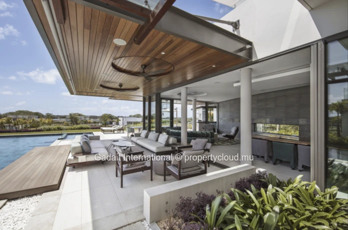 Villa de Prestige avec Vue sur le Golf à Louer à Anahita – 35 000 EUR / mois