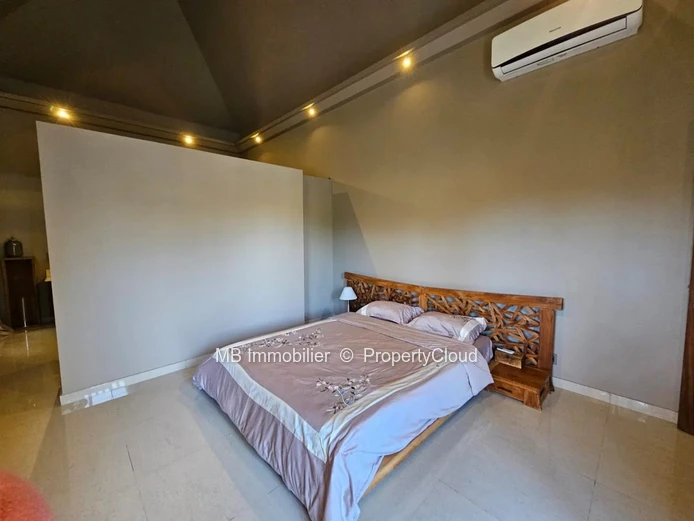 Villa RES en vente.